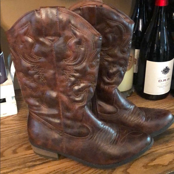 Brown cowboy boots - Picture 2 of 6